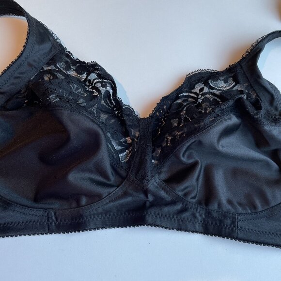 Vintage Fresh Expressions Soft Cup Bra Size 38C Black Lavish Lace Sexy NEW - Picture 5 of 9